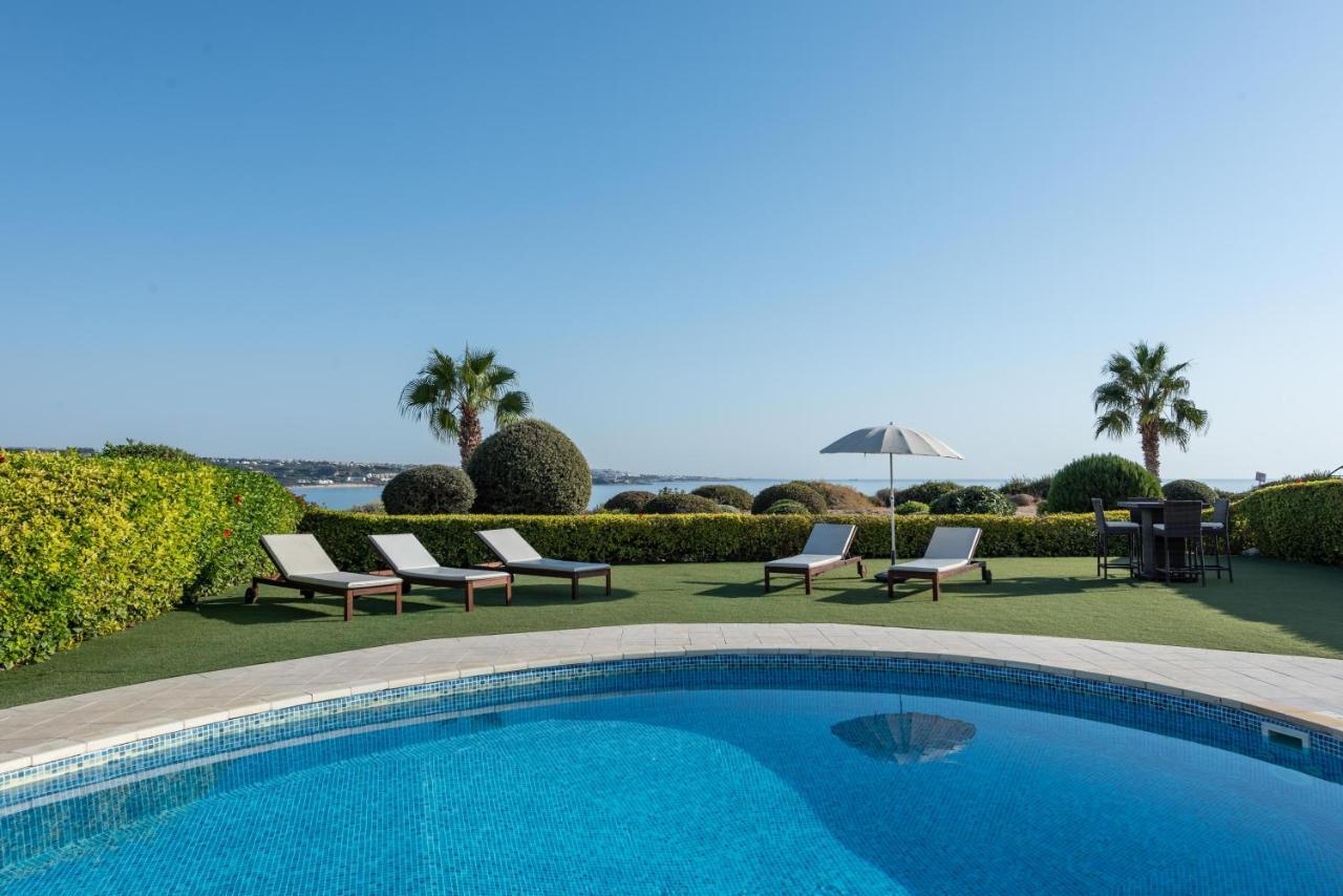 Villa Marina Sunrise By Ezoria Villas Coral Bay Exterior photo
