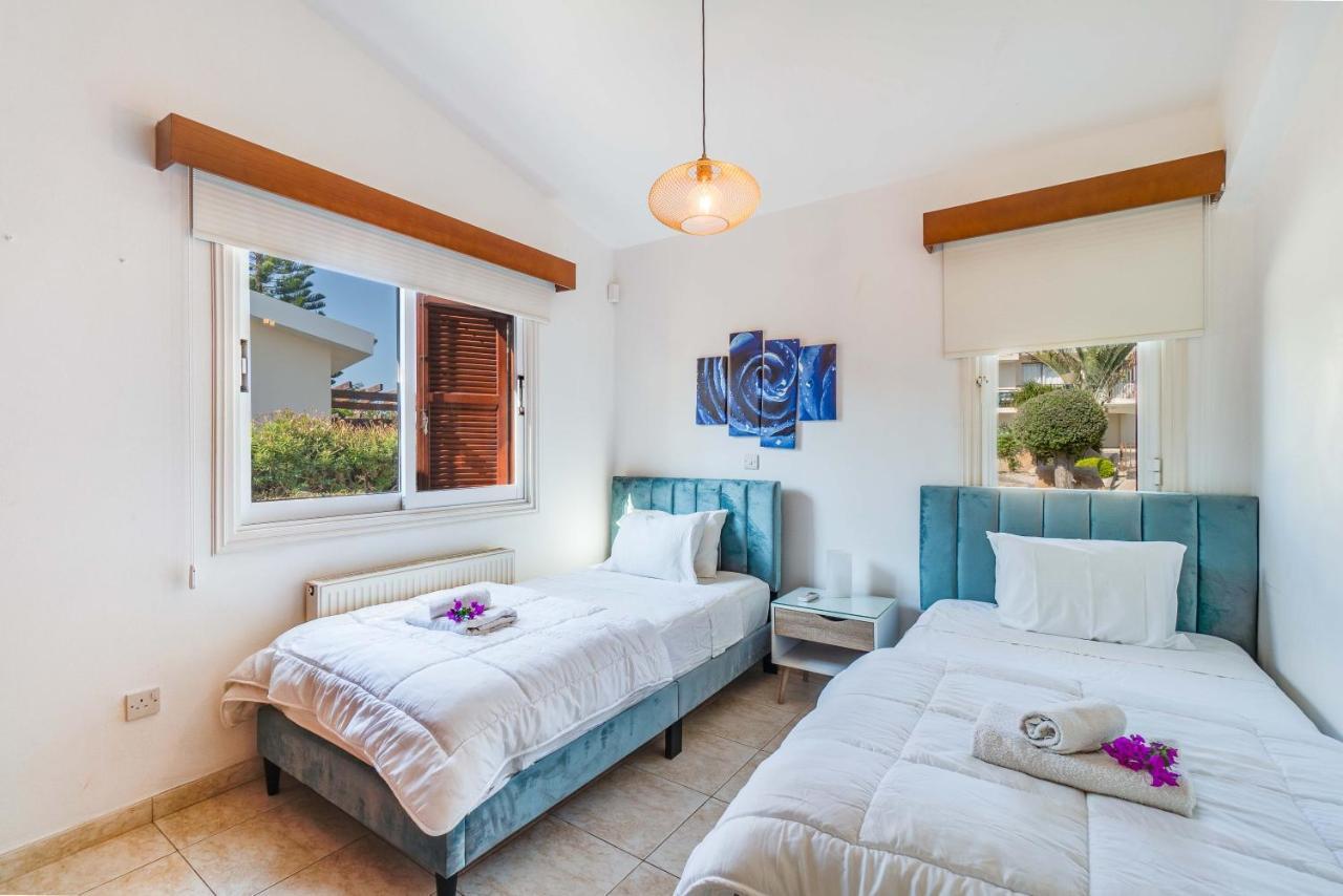 Villa Marina Sunrise By Ezoria Villas Coral Bay Exterior photo